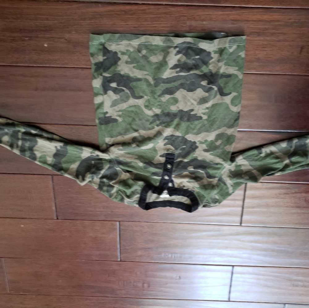 Boys Old Navy 4T Longsleeve